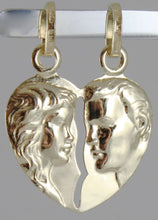 Cargar imagen en el visor de la galería, COLGANTE DOBLE CORAZÓN ROTO EN ORO AMARILLO DE 18 QUILATES PARA HOMBRE Y MUJER DE 29 mm HECHO EN ITALIA