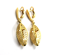 Charger l'image dans la galerie, Boucles d'oreilles longues en or jaune 18 carats de 42 mm, lanterne ovale rayée 3D finement travaillée