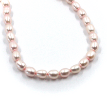 Cargar imagen en el visor de la galería, Collar de oro amarillo de 18 quilates de 40,6 cm con perlas de agua dulce ovaladas de color rosa, de grano de arroz, de 3,5 x 5 mm.