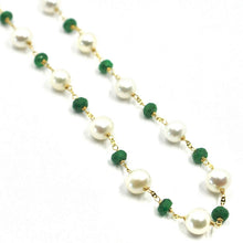 Charger l'image dans la galerie, Collier en or jaune 18 carats, 61 cm, perles alternées d'émeraude verte de 4 mm et de perles blanches de 6,5 mm