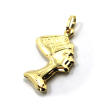 Charger l'image dans la galerie, Pendentif tête de Néfertiti en or jaune 18 carats, 25 mm, arrondi lisse, 2 faces