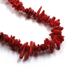 Cargar imagen en el visor de la galería, Pulsera de cuentas de oro amarillo de 18 quilates de 20 cm y coral bambú rojo tubular de 5-15 mm.