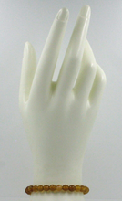 Cargar imagen en el visor de la galería, Pulsera de oro amarillo de 18 quilates de 18,1 cm con esferas de jade marrón facetadas de 6 mm.