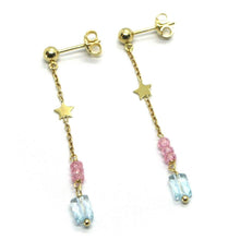 Charger l'image dans la galerie, Boucles d'oreilles longues en or jaune 18 carats, étoile plate, quartz rose et topaze bleue, 5 cm