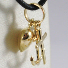 Cargar imagen en el visor de la galería, COLGANTE DE FE, ESPERANZA Y CARIDAD EN ORO AMARILLO DE 18 QUILATES CON PEQUEÑA CRUZ DE 11 MM EN FORMA DE CORAZÓN