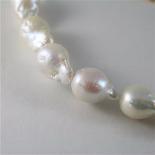 Load image into Gallery viewer, SOLID 18K YELLOW GOLD NECKLACE WITH BIG LUSTER BAROQUE DROP PEARLS MADE IN ITALY