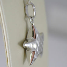 Cargar imagen en el visor de la galería, COLGANTE DE ESTRELLA REDONDA DE ORO BLANCO DE 18 QUILATES DE 26 MM, TRABAJADO Y LISO, HECHO EN ITALIA