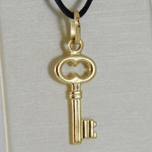 Charger l'image dans la galerie, PENDENTIF CLÉ PLATE EN OR JAUNE 18 CARATS, CHARME LISSE, CHANCEUX, SECRET, AMOUR, FABRIQUÉ EN ITALIE