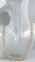 Charger l'image dans la galerie, Collier en or jaune 18 carats, 61 cm, perles d'eau douce baroques blanches à facettes de 9/9,5 mm