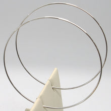 Charger l'image dans la galerie, Boucles d'oreilles créoles rondes en or blanc 18 carats, diamètre 60 mm x 1 mm, fabriquées en Italie