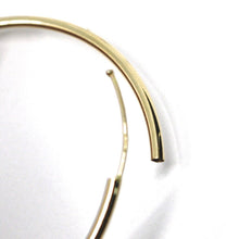 Cargar imagen en el visor de la galería, PENDIENTES DE ARO CIRCULARES EN ORO AMARILLO DE 18 QUILATES, TUBO DE 1,5 mm, DIÁMETRO DE 5 cm, PERLA COLGANTE