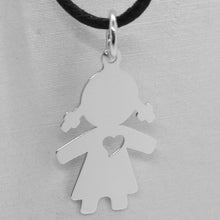Charger l'image dans la galerie, PENDENTIF LUSTRÉ EN OR BLANC 18 CARATS AVEC BÉBÉ FILLE AVEC COEUR PERFORÉ FABRIQUÉ EN ITALIE