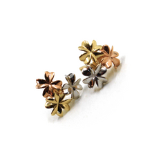 Cargar imagen en el visor de la galería, Pendientes de botón de lóbulo de 11 mm de oro rosa blanco amarillo macizo de 18 k con tres flores