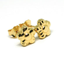 Charger l'image dans la galerie, 18k yellow gold kids earrings, finely hammered mini flower daisy, 0.3 inches.