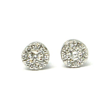Cargar imagen en el visor de la galería, 18k white gold earrings, central and frame diamonds, flower, 0.16 carats.
