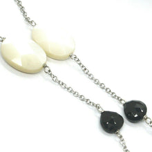 Charger l'image dans la galerie, 18k white gold necklace alternate pearl, oval mother of pearl, spinel rolo chain.