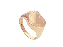 Charger l'image dans la galerie, 18k rose gold band smooth chevalier ring, central 13mm heart, made in Italy.