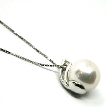 Charger l'image dans la galerie, 18k white gold necklace & pendant, saltwater Akoya pearl 8/8.5 mm, diamond 0.07.