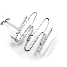 Charger l'image dans la galerie, 18k white gold magicwire band ring, 20mm elastic worked ondulate wire.