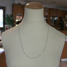 Cargar imagen en el visor de la galería, 18k white gold chain mini 0.8 mm venetian square link 19.70 inch. made in Italy.