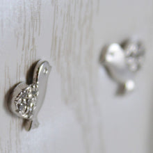 Cargar imagen en el visor de la galería, 18k white gold earrings mini chick poult zirconia for kids child.