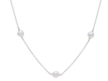 Charger l'image dans la galerie, 18k white gold necklace, rolo 1mm chain alternate white small pearls 5mm.