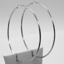 Load image into Gallery viewer, 18k white gold round circle earrings diameter 70 mm width 1.7 mm, made in Italy.