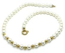 Cargar imagen en el visor de la galería, 18k yellow gold big 7/7.5 white freshwater pearls necklace, diamond cut balls.
