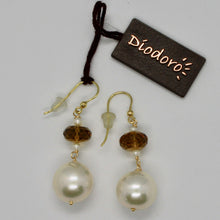 Load image into Gallery viewer, SOLID 18K YELLOW GOLD EARRINGS WITH WHITE PEARL AND BEER QUARTZ MADE IN ITALY.