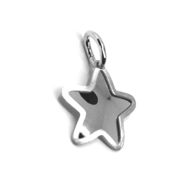 18k white gold star pendant 14mm diameter, flat curved solid, smooth & satin.