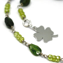 Cargar imagen en el visor de la galería, 18k white gold bracelet, oval green tourmaline, peridot four leaf clover pendant.