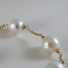 Load image into Gallery viewer, 18k yellow gold bracelet with very shiny baroque pearls 8.25 in made in Italy.