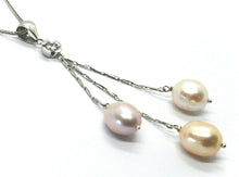 Charger l'image dans la galerie, 18k white gold necklace with 3 pink purple white oval pearls pendant wires.