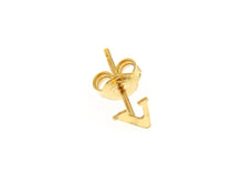 Cargar imagen en el visor de la galería, 18K YELLOW GOLD BUTTON SINGLE EARRING, FLAT SMALL LETTER INITIAL V 6mm 0.24".