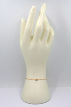 Cargar imagen en el visor de la galería, 18k rose gold rolo thin bracelet with central small 5mm letter initial B.