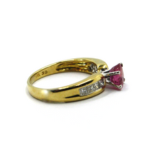 Cargar imagen en el visor de la galería, 18k yellow gold band ring oval red ruby 6x5mm 0.95ct & diamonds princess cut.