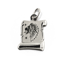 Charger l'image dans la galerie, 18k white gold parchment medal pendant, 18mm zodiacal sign leo, smooth & satin.