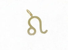 Load image into Gallery viewer, 18k yellow gold zodiac sign pendant, zodiacal flat charm, leo lion made in Italy.