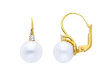 Charger l'image dans la galerie, 18k yellow gold leverback earrings 8.5/9mm freshwater pearls and cubic zirconia.