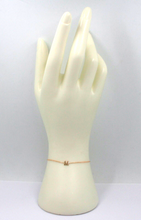 Cargar imagen en el visor de la galería, 18k rose gold rolo thin bracelet with central small 5mm letter initial M.