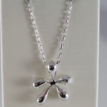 Charger l'image dans la galerie, 18k white gold oval chain necklace and stain splash with diamond, made in Italy.