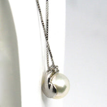 Charger l'image dans la galerie, 18k white gold necklace Akoya pearl 7.5 mm and diamond, pendant & venetian chain.