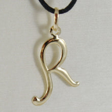 Cargar imagen en el visor de la galería, 18k yellow gold pendant charm initial letter R, slightly rounded slab 20mm.