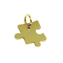 Cargar imagen en el visor de la galería, 18k yellow  gold charm pendant, small 10mm puzzle piece, flat, made in Italy.