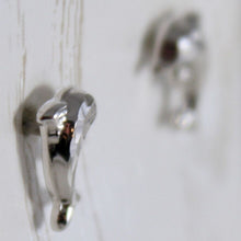 Cargar imagen en el visor de la galería, 18k white gold earrings with mini dolphin dolphins for kids child, made in Italy.