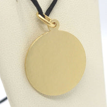 Cargar imagen en el visor de la galería, 18k yellow gold Ecce Homo, Jesus Christ face medal pendant very detailed made in Italy, 17 mm.