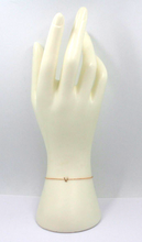 Cargar imagen en el visor de la galería, 18k rose gold rolo thin bracelet with central small 5mm letter initial V.