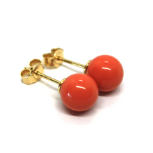 Cargar imagen en el visor de la galería, 18k yellow gold balls spheres red reconstructed coral button earrings 8mm, 0.31".
