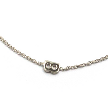 Charger l'image dans la galerie, 18k white gold rolo thin bracelet with central small 5mm letter initial B.