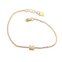 Cargar imagen en el visor de la galería, 18k rose gold rolo thin bracelet with central small 5mm letter initial M.